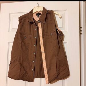 Bit & Bridle Peach Floral Top